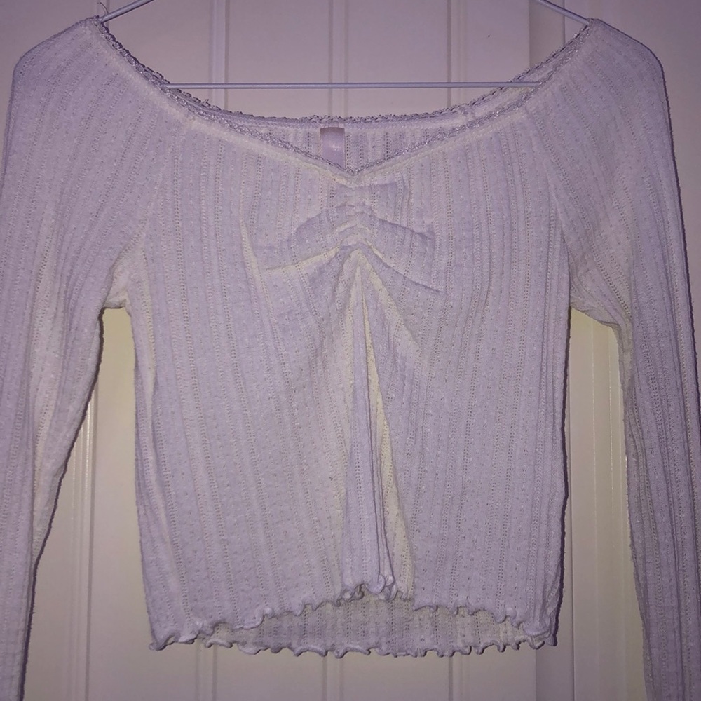 white long sleeve crop top